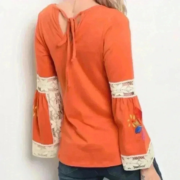 TOP WITH EMBROIDERED DETAILS - Picture 4 of 5